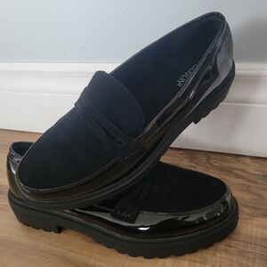 Life stride Maddison Ladies Loafer Black patent leather and Suede, Size 9